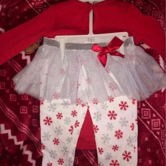 Christmas Outfit - Picture 2 of 2